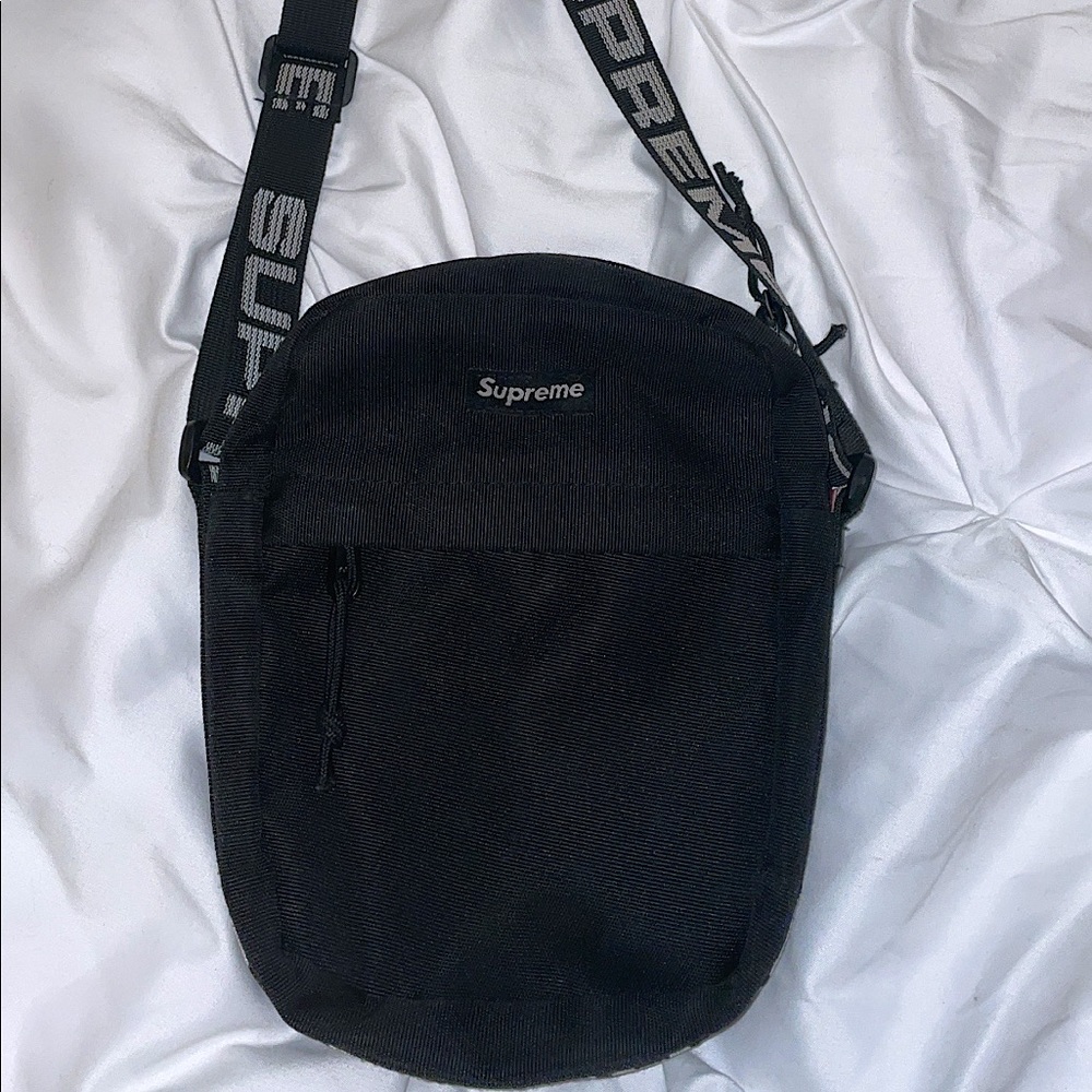 Supreme shoulder bag black
